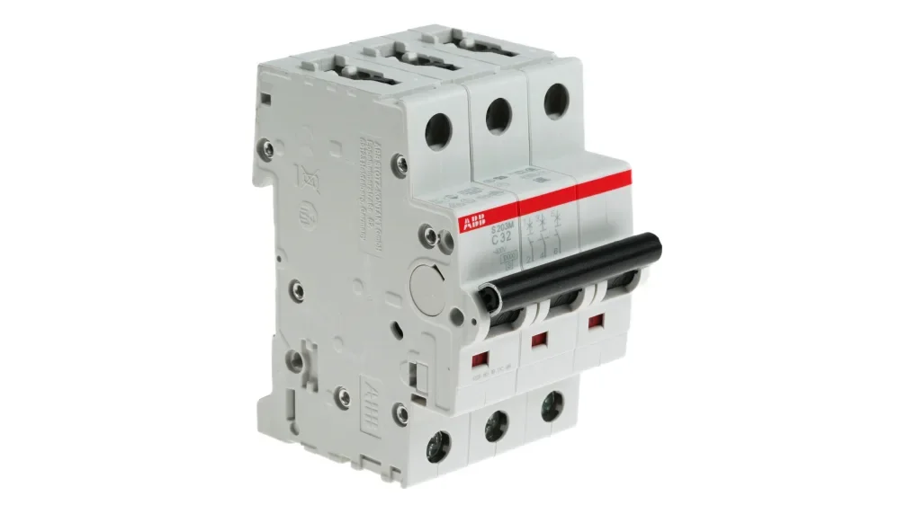 Interruptor termomagnético tripolar In 32A. Icn = 6kA @ IEC60898 Icu : 10 kA @ IEC60947-2. Curva C Modelo:S203-C32 - Vista 2 de 2